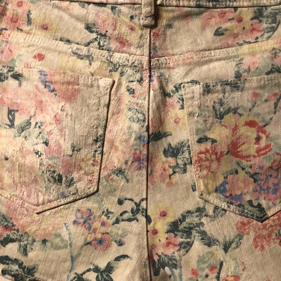 Flowery topshop shorts - Picture 8 of 8